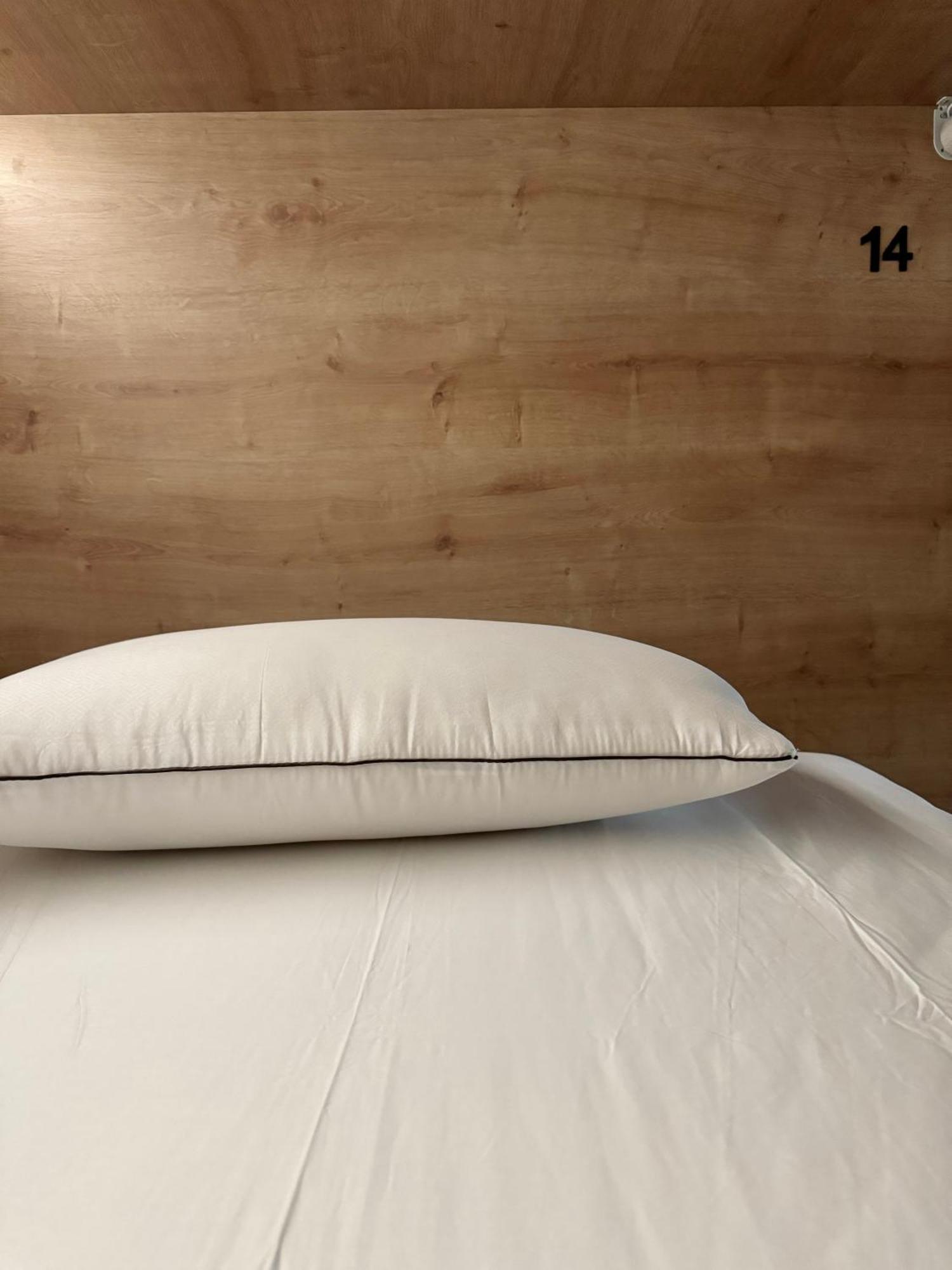 The Pod Suite Hostel Village Βαλένθια Εξωτερικό φωτογραφία