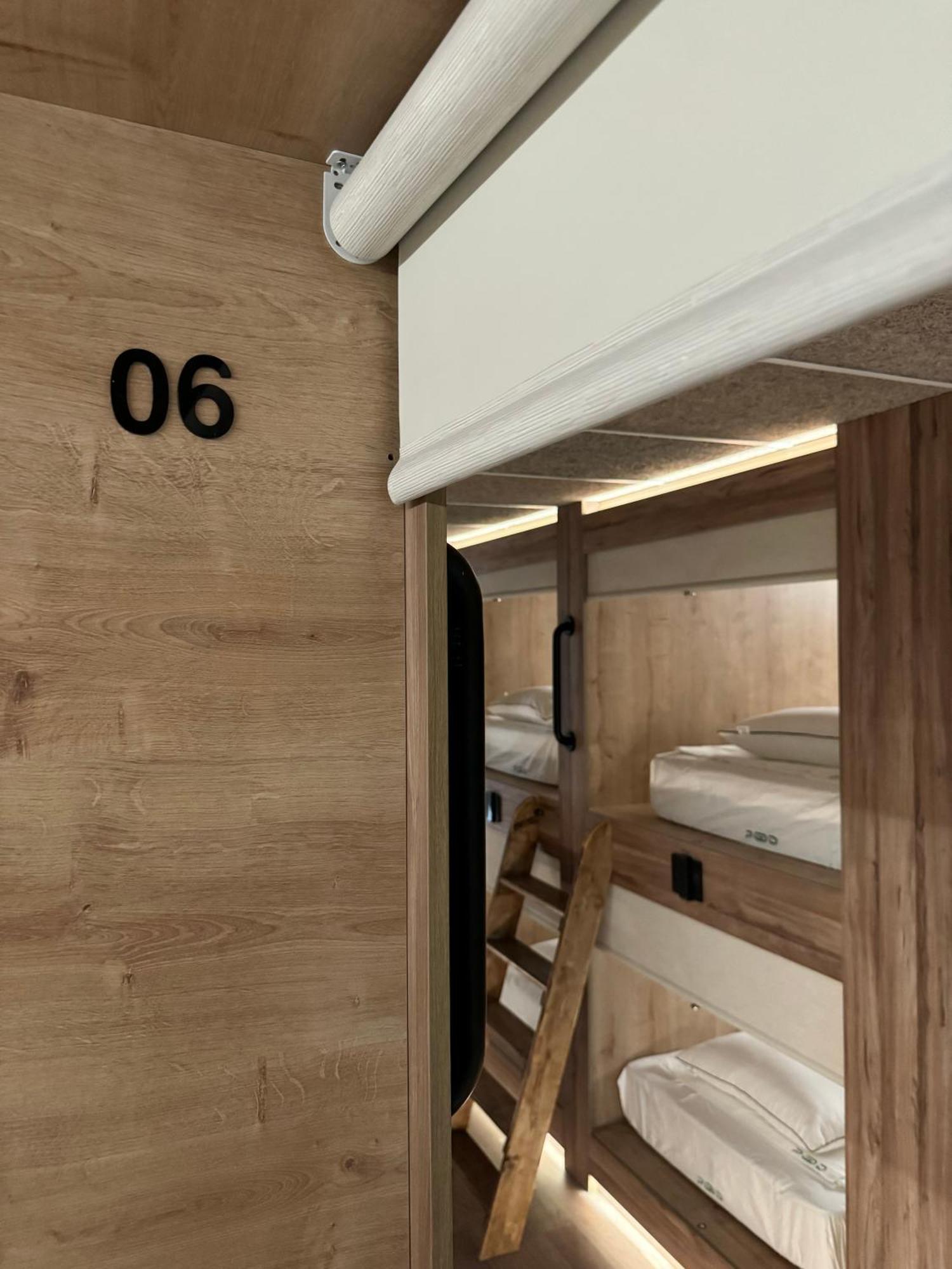 The Pod Suite Hostel Village Βαλένθια Εξωτερικό φωτογραφία