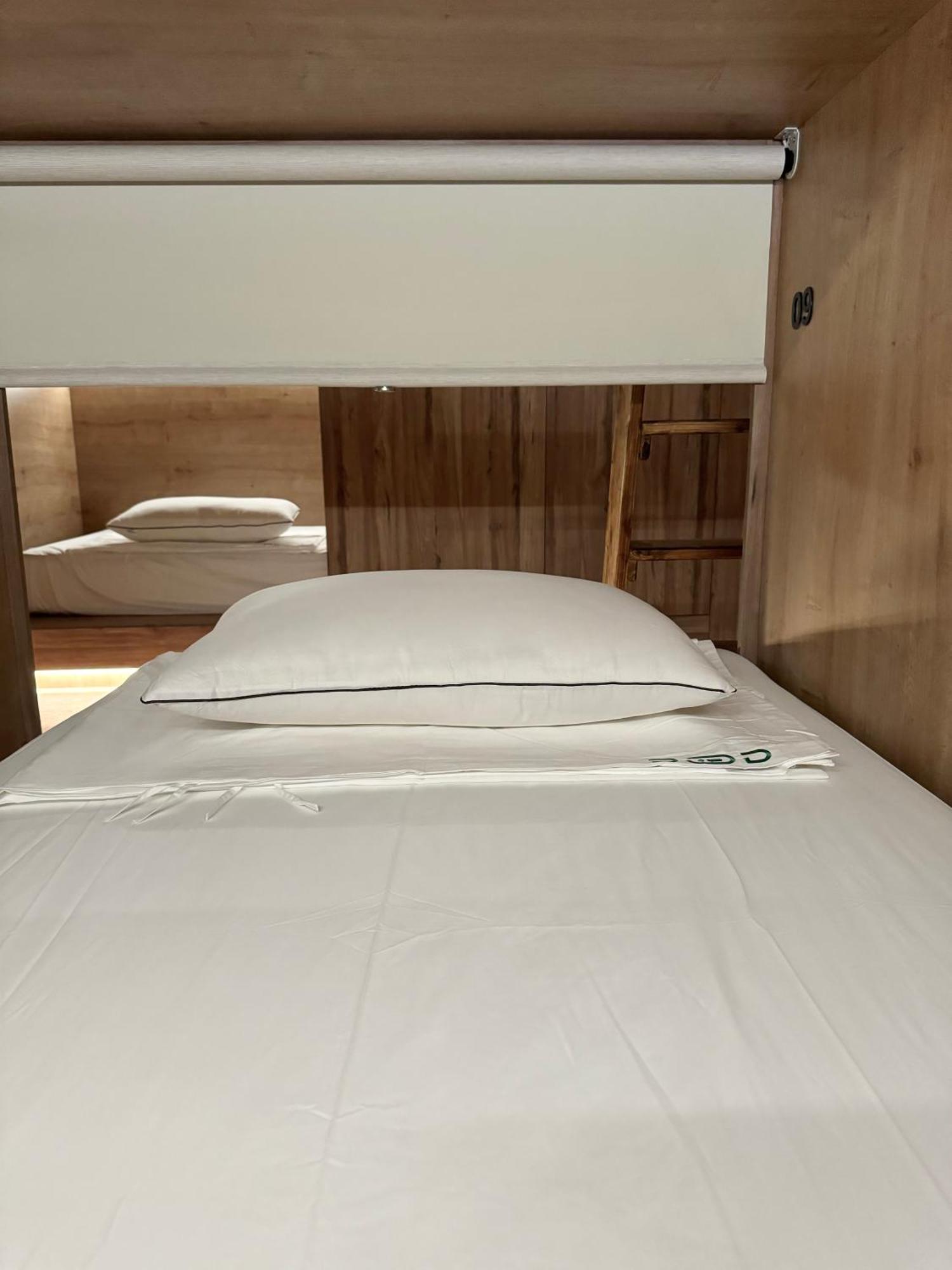 The Pod Suite Hostel Village Βαλένθια Εξωτερικό φωτογραφία