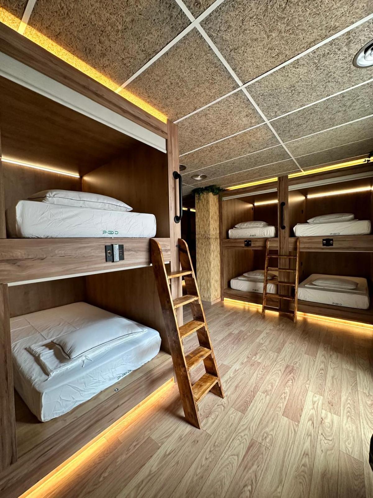 The Pod Suite Hostel Village Βαλένθια Εξωτερικό φωτογραφία